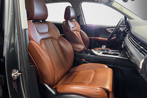Audi Q7 10 of 27