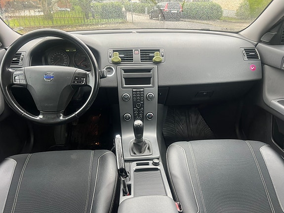 Volvo S40 5 of 5