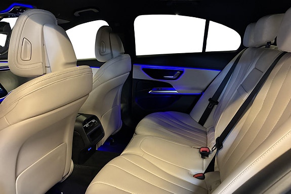 Mercedes-Benz E300 de 16 of 23