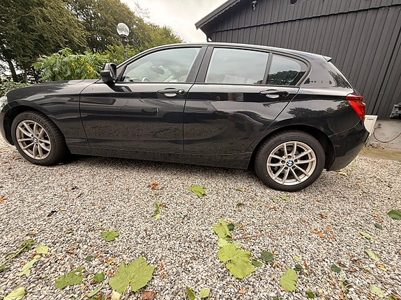 BMW 116i 2 of 3