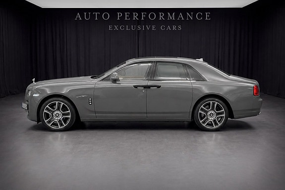 Rolls Royce Ghost 2 of 5