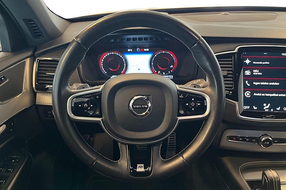Volvo XC90 16 of 30