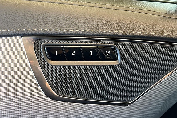 Volvo XC90 24 of 30