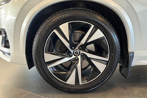 Volvo XC90 12 of 30