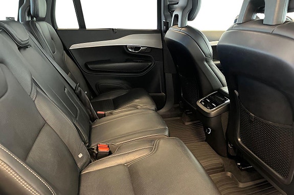 Volvo XC90 26 of 30