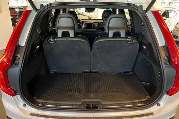 Volvo XC90 30 of 30