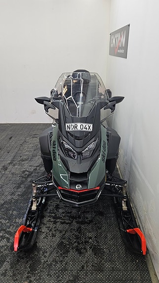 Ski-Doo Expedition SE 900 ACE Turbo R Demo 2 of 6