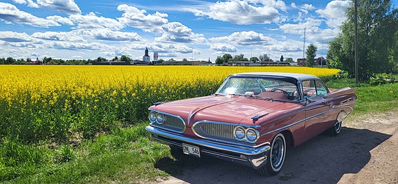 Pontiac Bonneville 4 of 5