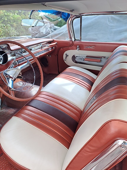 Pontiac Bonneville 5 of 5