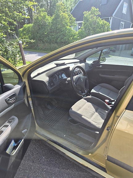 Peugeot 307 2 of 2