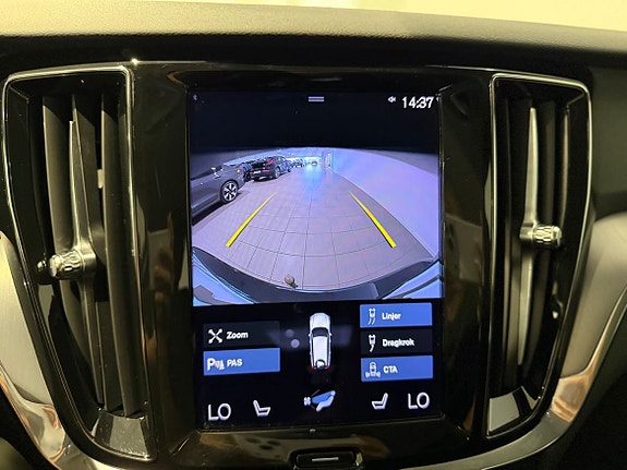 Volvo V60 Cross Country 13 of 14