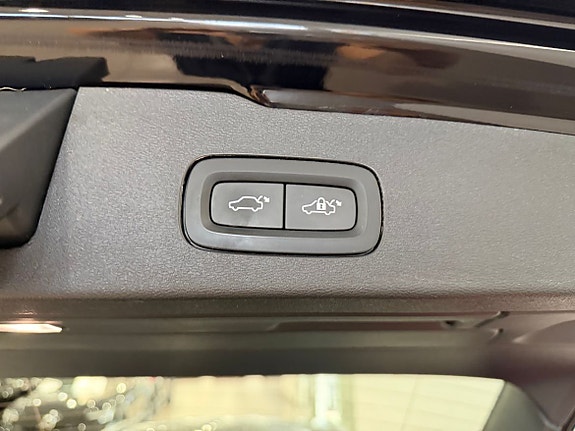 Volvo V60 Cross Country 10 of 14