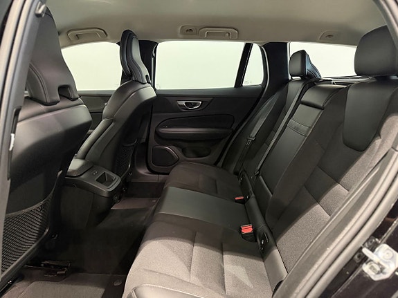 Volvo V60 Cross Country 9 of 14