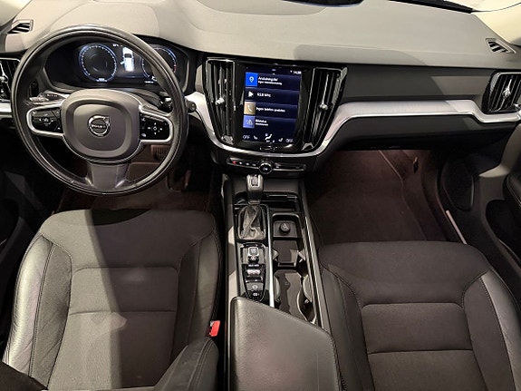 Volvo V60 Cross Country 12 of 14