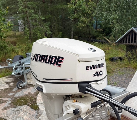 Buster S - Evinrude E-tec 40hk 2009 3 of 3