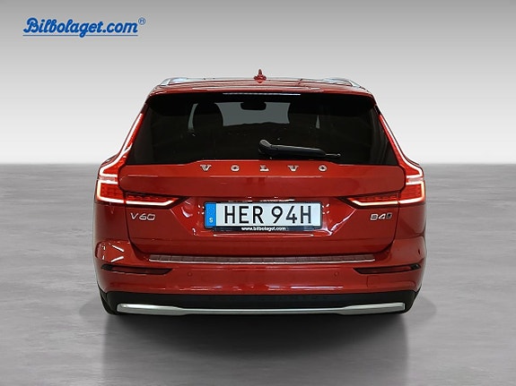 Volvo V60 Cross Country 4 of 5