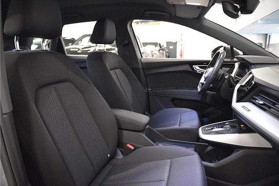 Audi Q4 e-tron 13 of 19