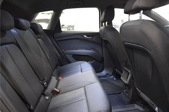 Audi Q4 e-tron 14 of 19