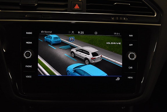 Volkswagen Tiguan 16 of 21