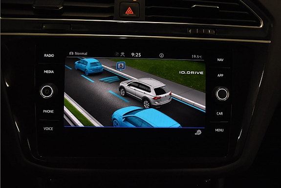 Volkswagen Tiguan 16 of 21