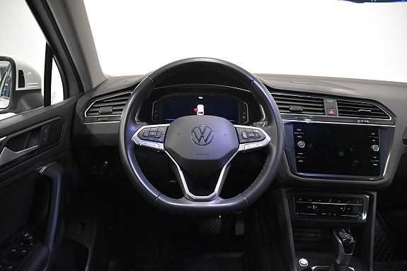 Volkswagen Tiguan 2 of 21