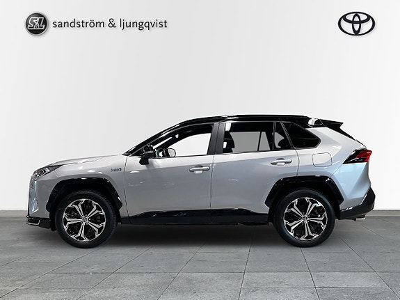 Toyota RAV4 4 of 5
