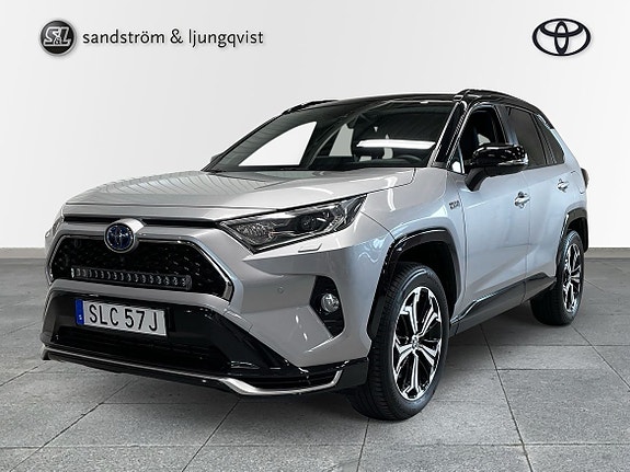Toyota RAV4 2 of 5