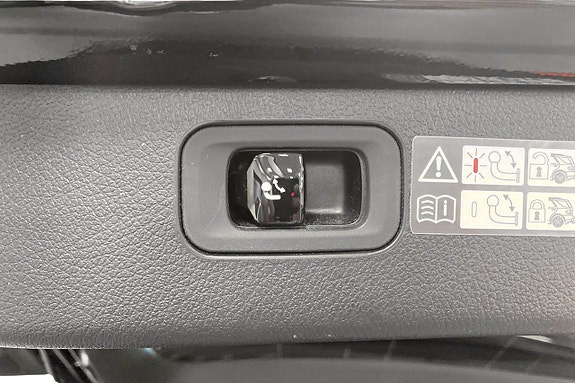Mercedes-Benz C300 13 of 20