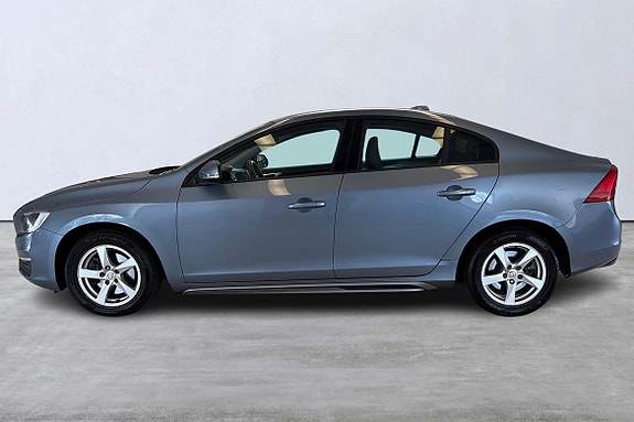 Volvo S60 2 of 5
