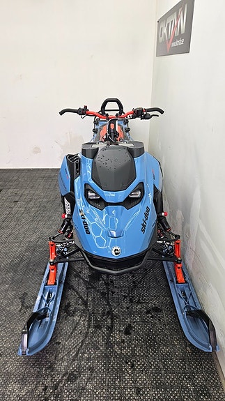 Ski-Doo Freeride 146" 850 Etec Turbo R Demo 2 of 6