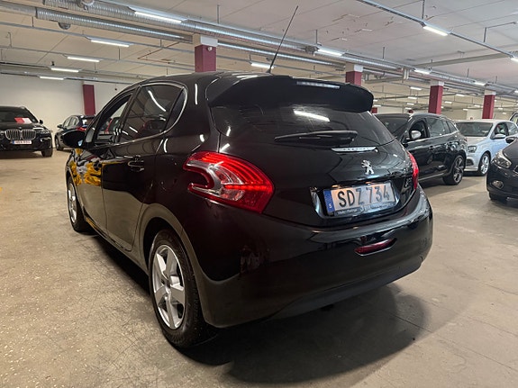 Peugeot 208 5 of 5