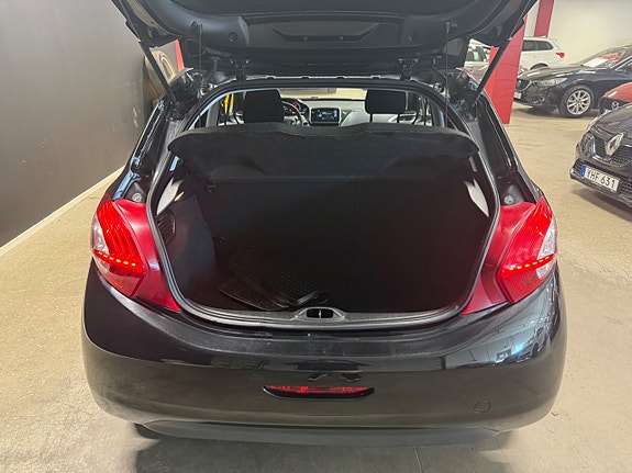 Peugeot 208 8 of 20
