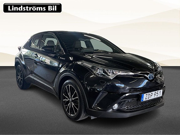 Toyota C-HR 3 of 5
