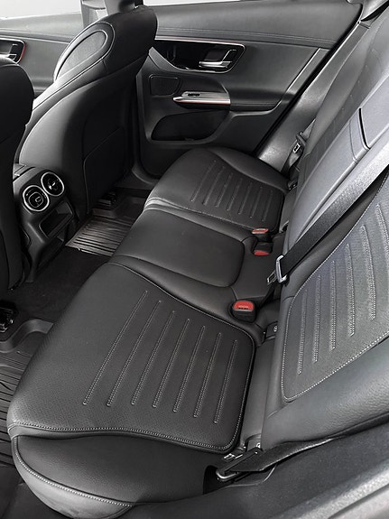 Mercedes-Benz GLC300 de 18 of 22