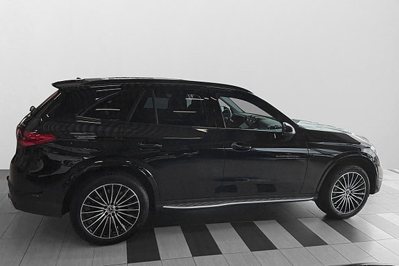 Mercedes-Benz GLC300 de 8 of 22