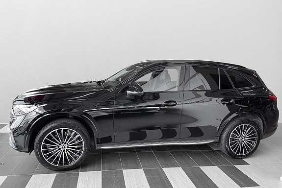 Mercedes-Benz GLC300 de 4 of 5