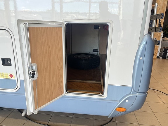 Bürstner DELFIN T695 (TRUMA+Litium+Solcell+3 500kg) 7 of 25