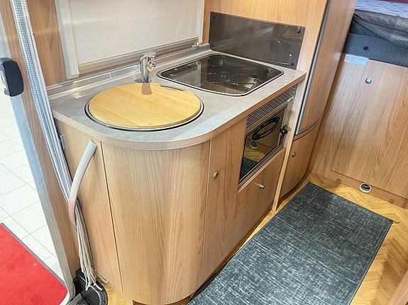 Bürstner DELFIN T695 (TRUMA+Litium+Solcell+3 500kg) 15 of 25