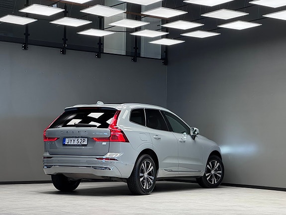 Volvo XC60 2 of 5