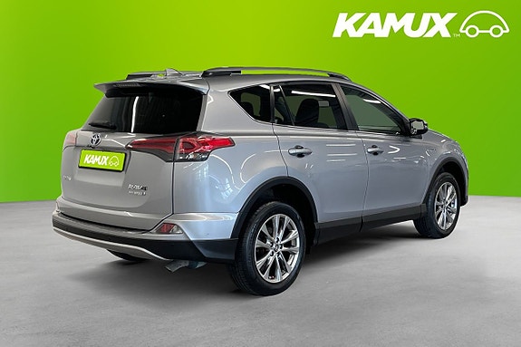 Toyota RAV4 4 of 5