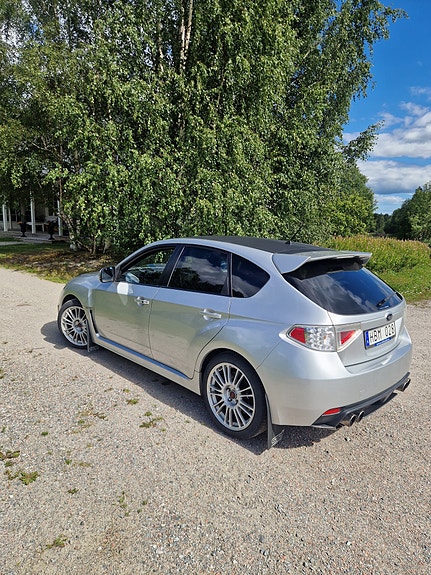 Subaru Impreza 4 of 6