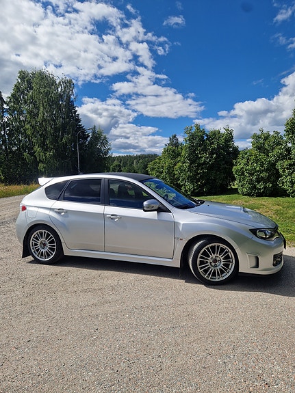 Subaru Impreza 2 of 6