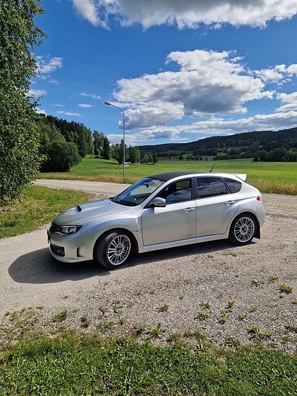 Subaru Impreza 3 of 6