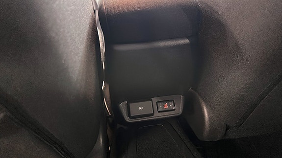 Nissan Leaf 16 of 19