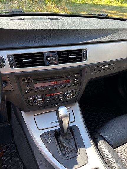BMW 320d 8 of 12