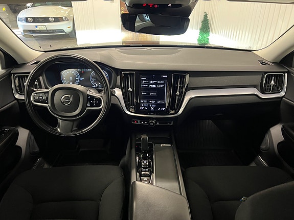 Volvo V60 11 of 25
