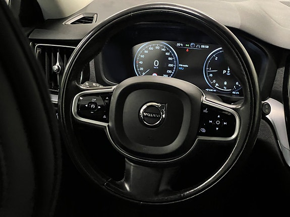 Volvo V60 13 of 25