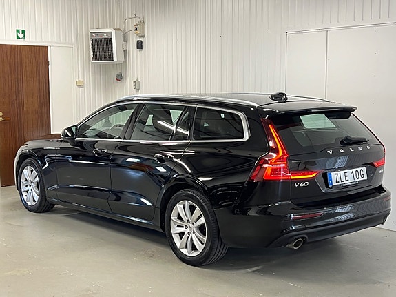 Volvo V60 2 of 25