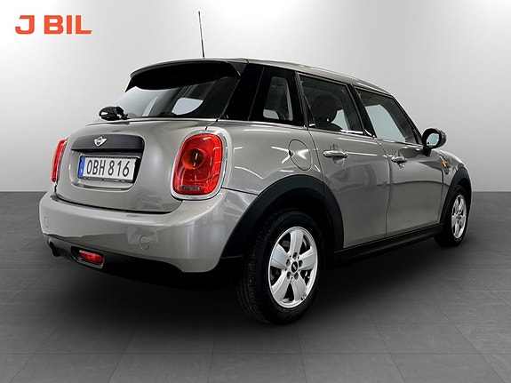 MINI One 3 of 5