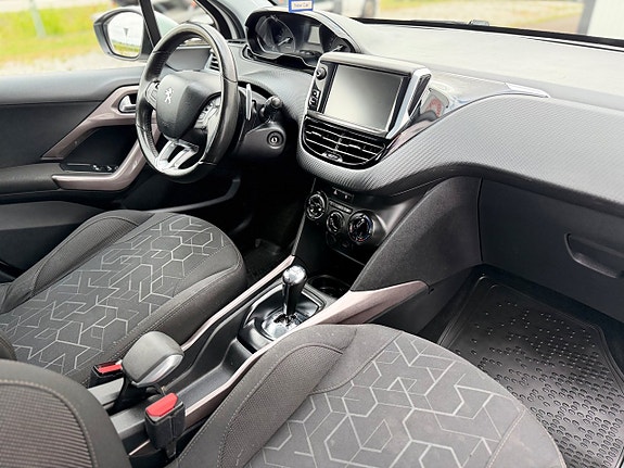 Peugeot 2008 9 of 12
